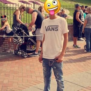 Meet your Posher, Eric